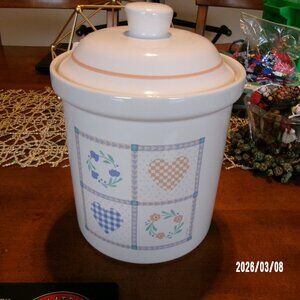 Hallmark Treasure Craft Auntie Em LARGE Ceramic Canister 1986 White Blue HEARTS